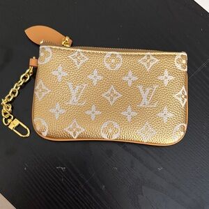 SL Fashions Gold and White Patterned Wallet NEW